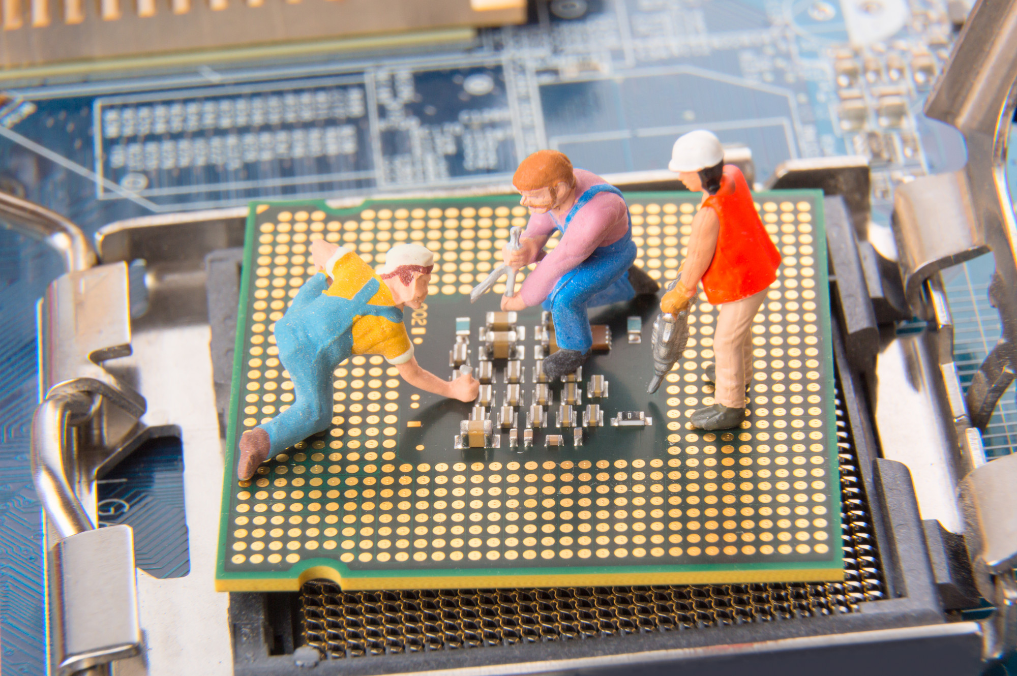 آمادهسازی نهایی محصول برای آزمونهای مرجع EMC در آزمایشگاه مرجع و پیش تطابقی